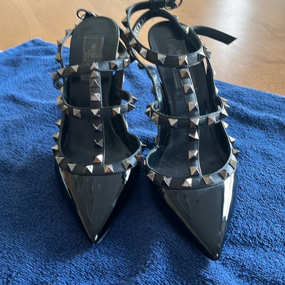 Women’s Valentino Garavani Black Rockstud Heels Size 38